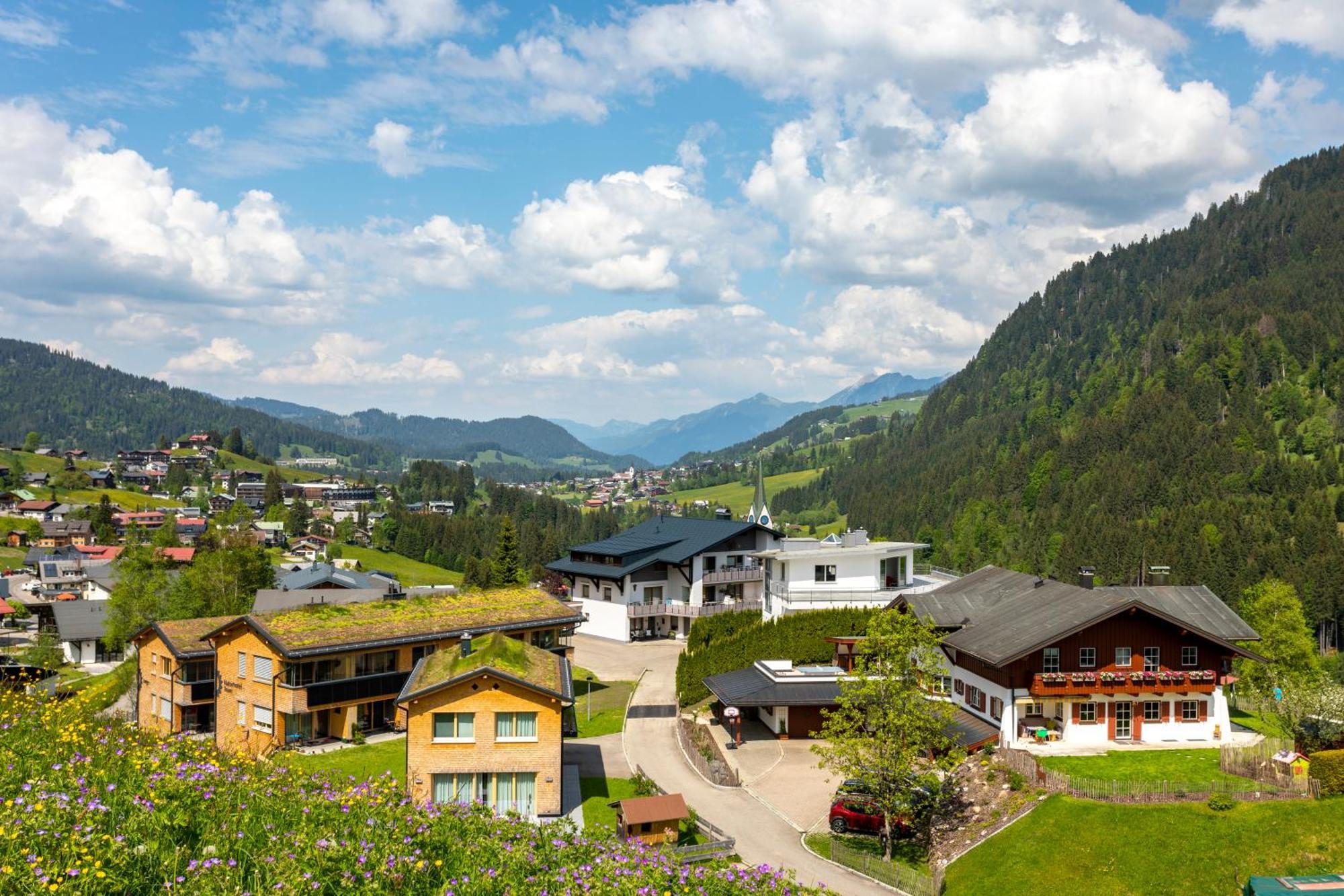 Haus Berg & Tal Leilighet Hirschegg  Eksteriør bilde